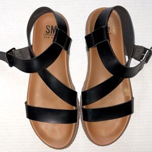SM New York sandals size 8 black